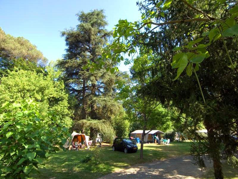 Camping Et Hotel Chateau Du Haget Montesquiou Exterior photo